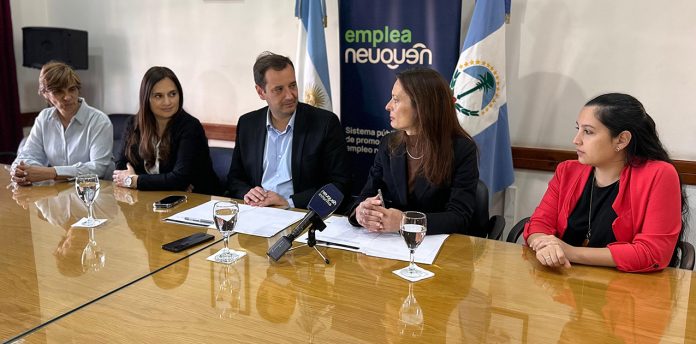 Convenio entre el IPES y Emplea Neuquén