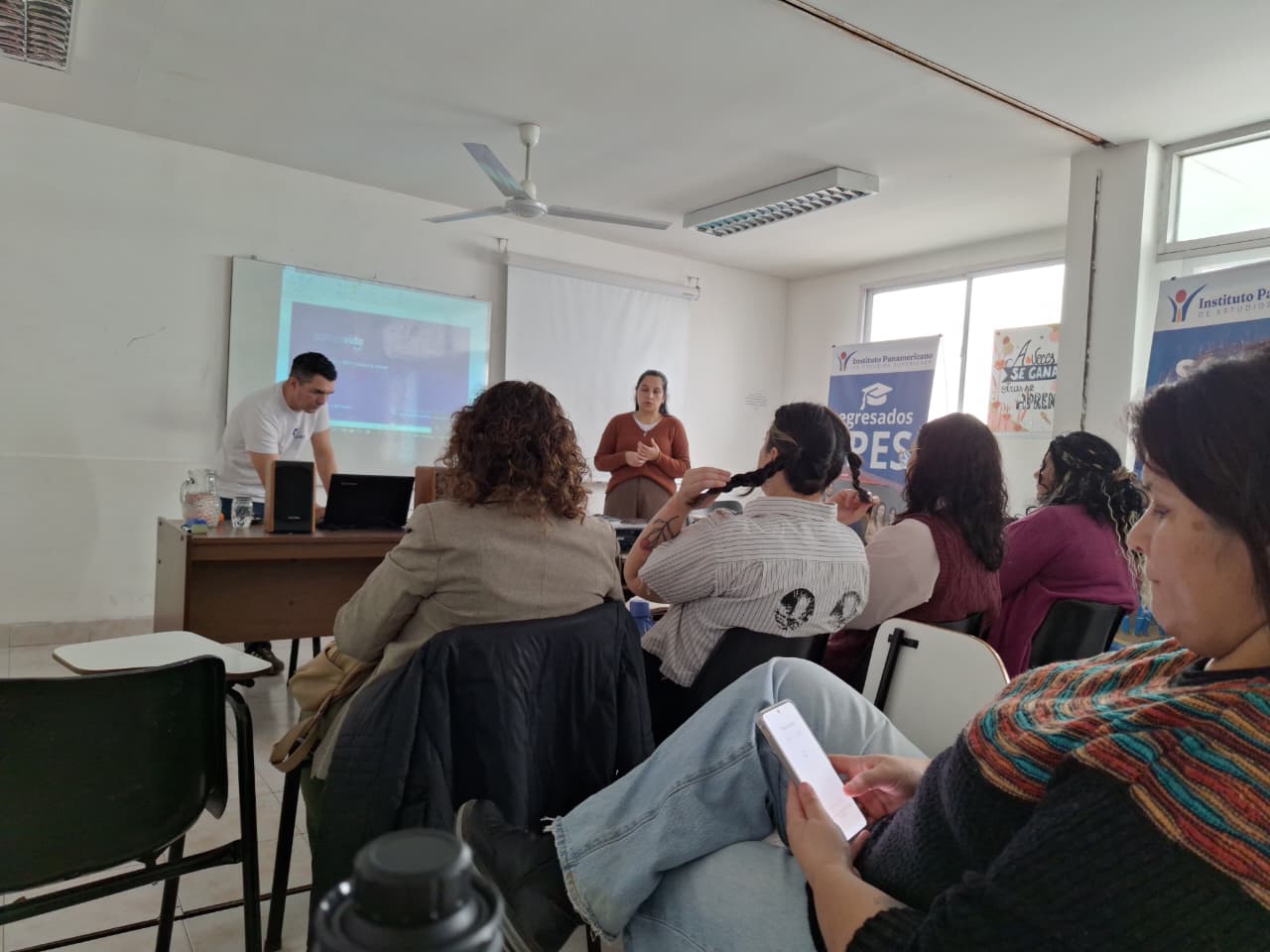 Capacitación en RCP para docentes y equipo del IPES