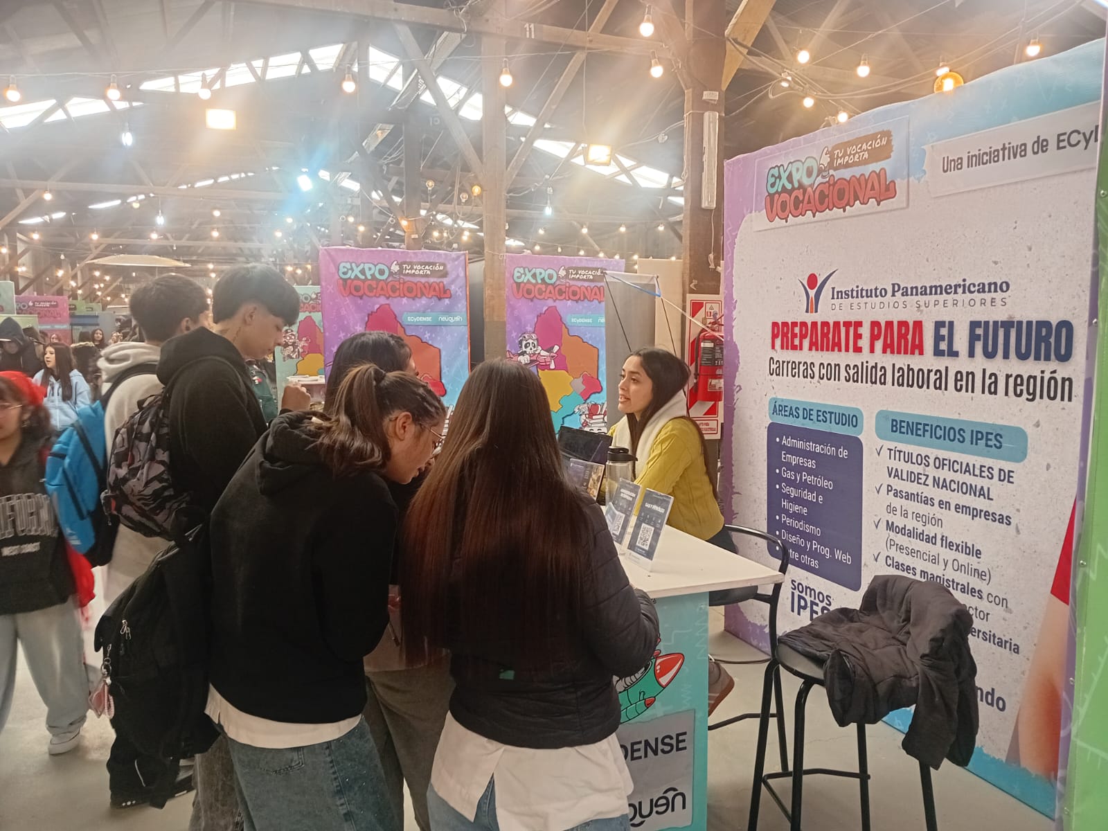 Actividad del IPES en la Expo Vocacional de Zapala