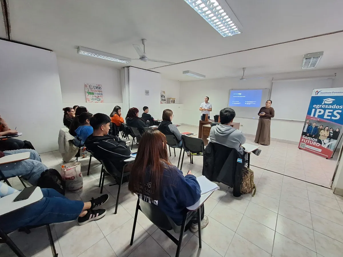 Jornada de capacitación en RCP para estudiantes del IPES